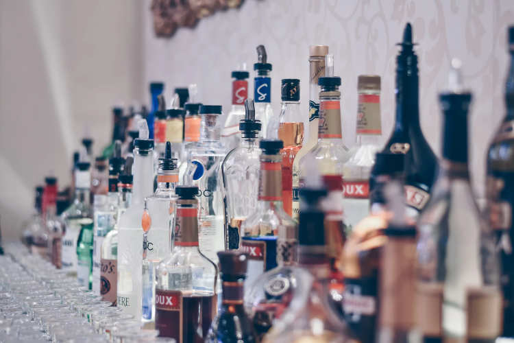 picture of a full liquor bar